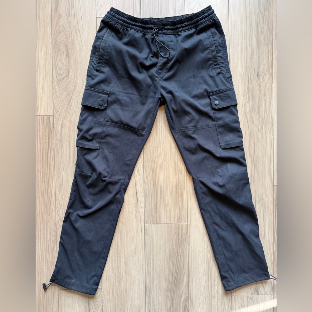 Akademiks Pull On Black Cargo Pants Elastic Waist Draw String waist and legs L